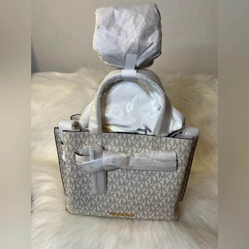 MICHAEL Michael Kors satchel logo